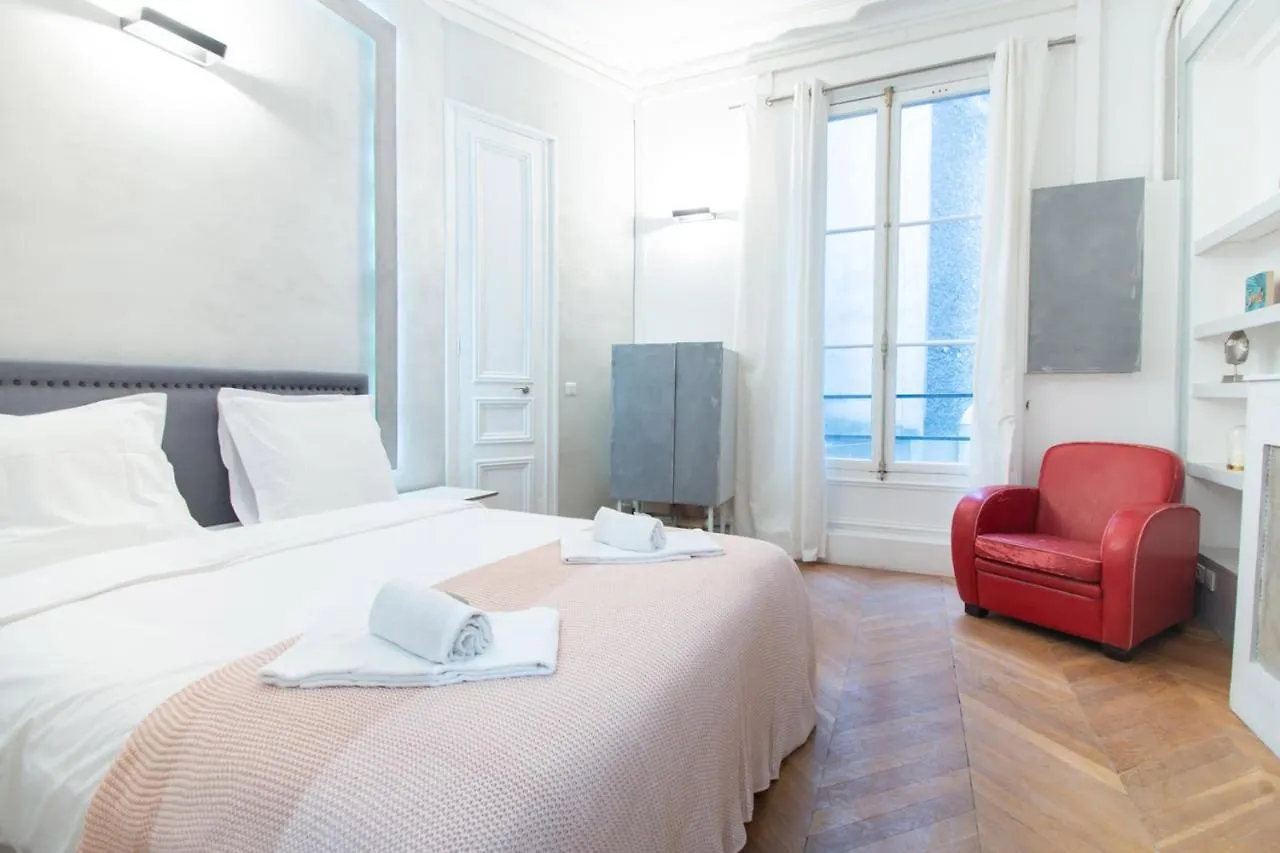 Dreamyflat - Champs élysées Apartahotel 2*