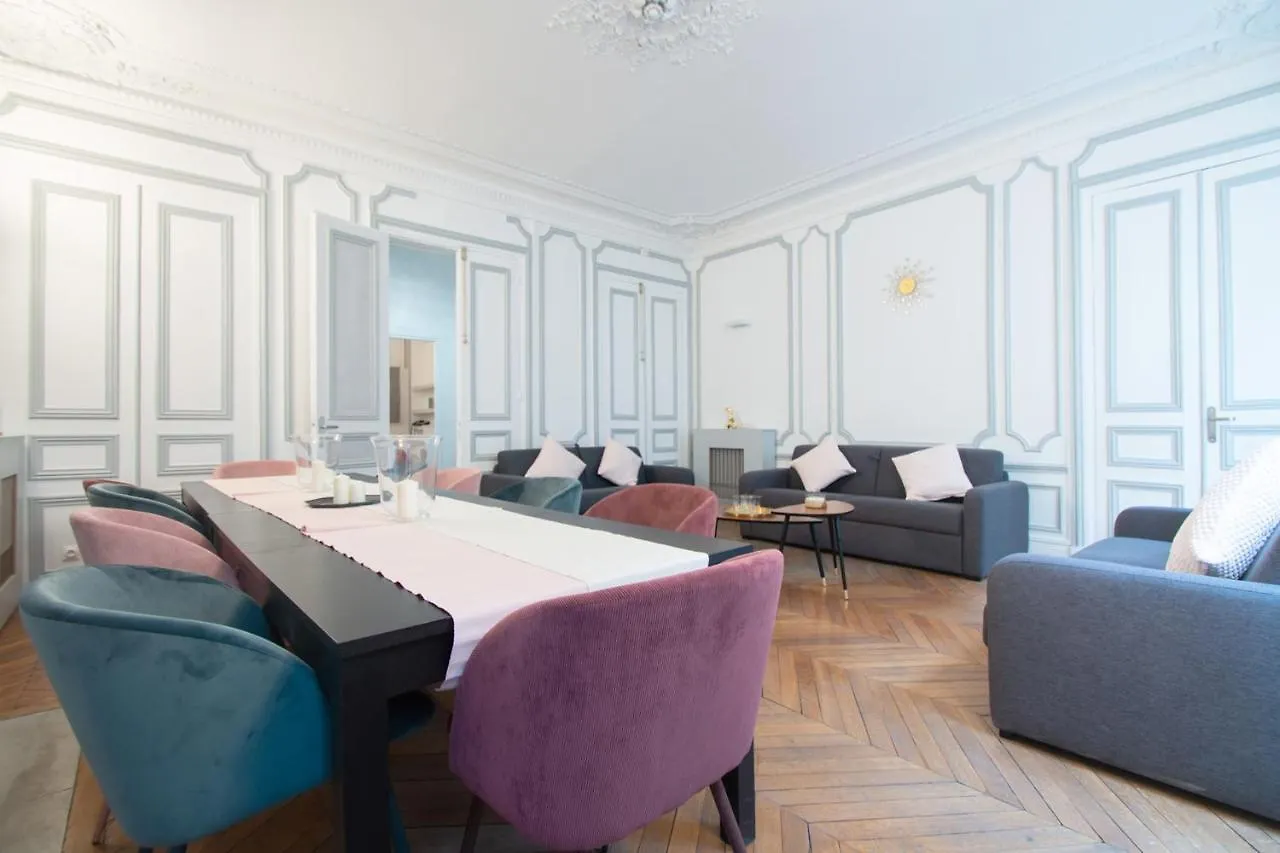 Dreamyflat - Champs élysées Apartahotel 2*